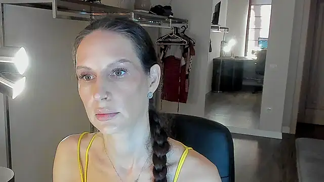 Snapshot of Mila_Anders chatting on April 2026 05:10:01 AM Mila Anders online show from April 2026 05:10:01 AM