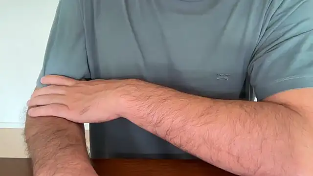 qualunque 21 online show from September 2025 04:07:01 PM