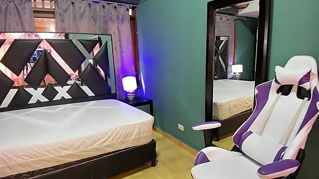 Linda4Petite online show from January 2025 06:10:01 PM