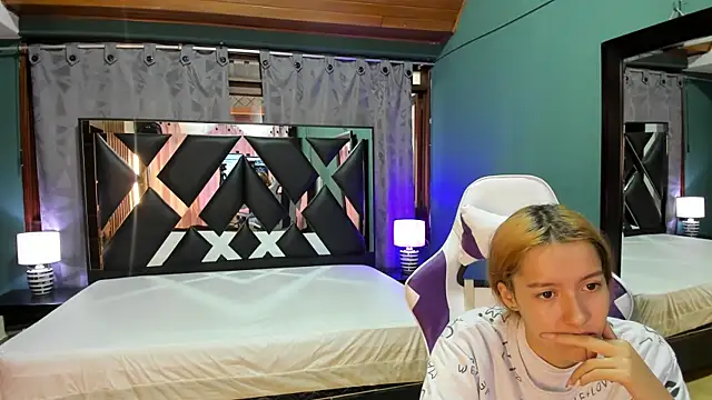 Linda4Petite online show from February 2025 01:35:02 PM