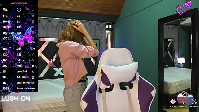 Linda4Petite online show from February 2025 06:01:01 PM