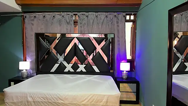 Linda4Petite online show from February 2025 06:08:02 PM