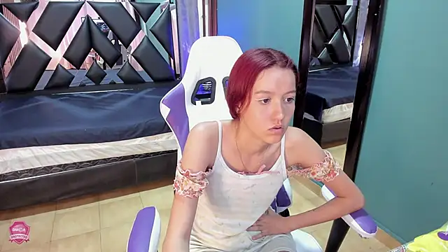 Linda4Petite online show from March 2025 09:51:01 PM