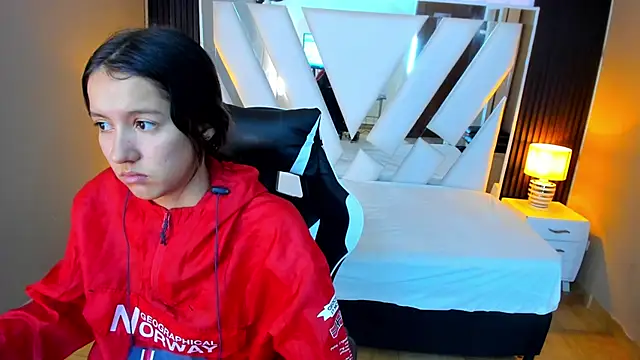 Linda4Petite online show from October 2025 12:59:01 PM