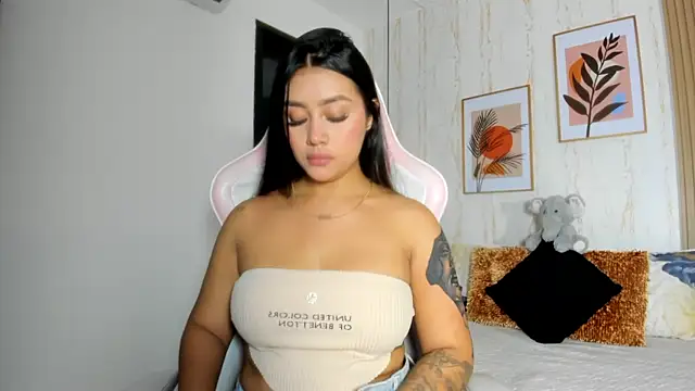 CameronCollins  online show from January 2025 07:53:02 PM