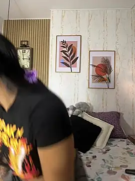 CameronCollins  online show from March 2025 08:00:01 PM