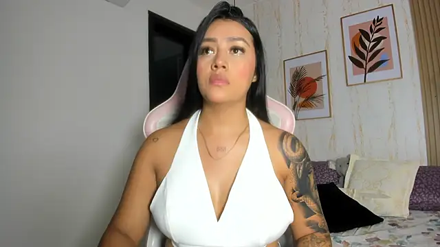 CameronCollins  online show from March 2025 08:55:01 PM