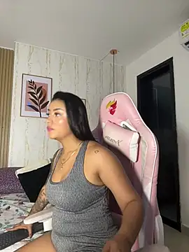 CameronCollins  online show from March 2025 07:25:01 PM