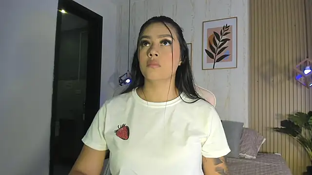 CameronCollins  online show from October 2025 07:48:02 PM