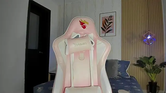 CameronCollins  online show from October 2025 07:47:01 PM