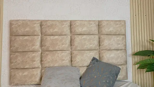 CameronCollins  online show from April 2026 07:07:01 PM