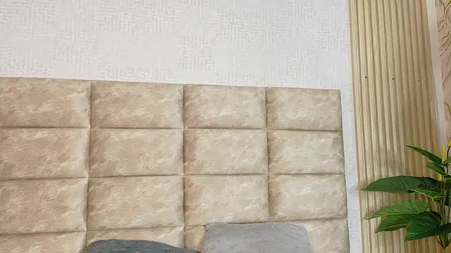 CameronCollins  online show from April 2026 07:19:02 PM