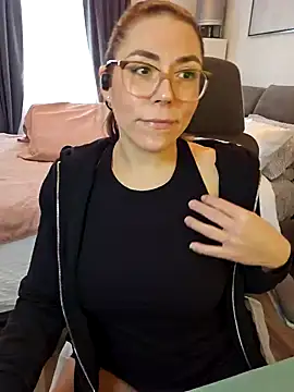 Ellie-L-Elizabeth online show from December 2024 04:39:02 PM