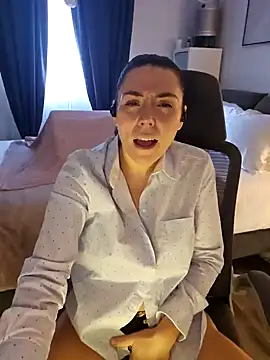 Ellie-L-Elizabeth online show from January 2025 01:22:02 PM