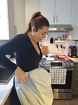 Ellie-L-Elizabeth online show from January 2025 02:39:01 PM