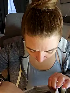 Ellie-L-Elizabeth online show from February 2025 12:16:01 PM