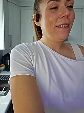 Ellie-L-Elizabeth online show from February 2025 03:16:01 PM