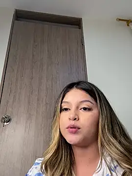 lunablossom  online show from January 2025 03:18:01 AM