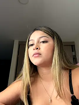 lunablossom  online show from September 2025 12:55:01 AM