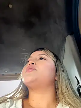 lunablossom  online show from September 2025 09:09:02 PM