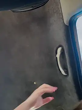 lunablossom  online show from October 2025 08:30:02 PM