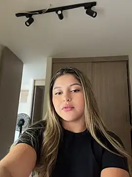 lunablossom  online show from July 2026 09:17:01 PM