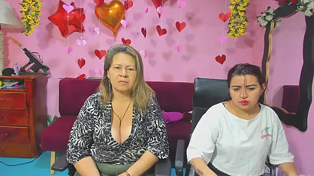 Snapshot of lesbiancuple chatting on February 2026 01:18:02 PM lesbiancuple online show from February 2026 01:18:02 PM