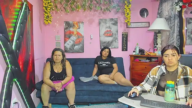 lesbiancuple online show from April 2026 11:59:01 AM
