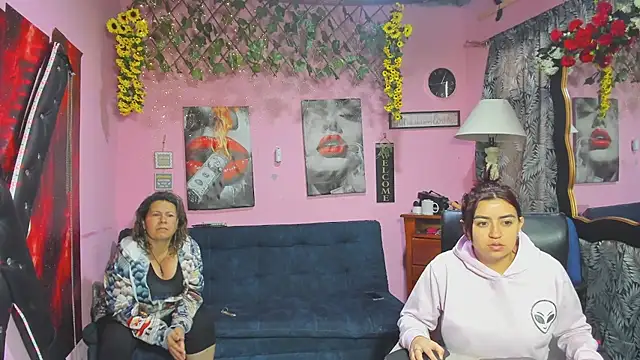 lesbiancuple online show from April 2026 11:55:02 AM