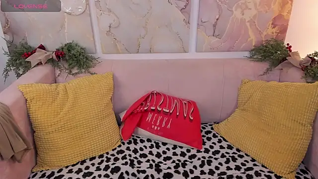 ohmyJuliet online show from December 2024 05:56:01 AM