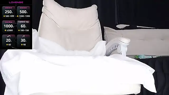 qianqian  online show from November 2025 10:51:02 AM