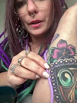 LunaMoongirl online show from December 2024 01:33:01 PM