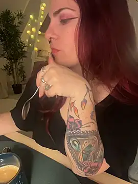 LunaMoongirl online show from November 2025 05:21:01 AM