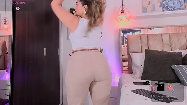 Dulce Morrys online show from February 2026 04:27:02 PM