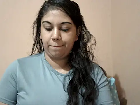 bellachow10 online show from April 2026 06:02:01 PM