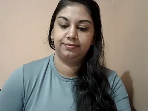 Snapshot of bellachow10 chatting on June 2026 07:25:02 AM bellachow10 online show from June 2026 07:25:02 AM