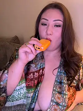 Snapshot of RosieDixx chatting on May 2026 05:47:01 AM RosieDixx online show from May 2026 05:47:01 AM