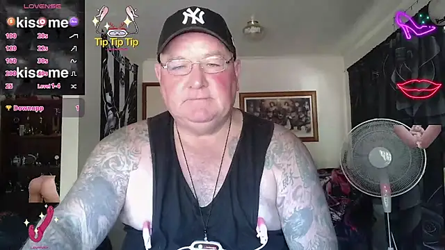 Snapshot of HOTANAL chatting on February 2026 01:14:02 AM HOTANAL online show from February 2026 01:14:02 AM