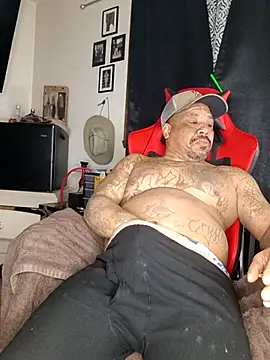 yellowwetfox online show from March 2025 11:17:01 AM