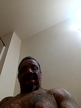 yellowwetfox online show from April 2026 07:52:01 PM