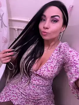 CrazzyChicks online show from February 2025 12:10:02 PM