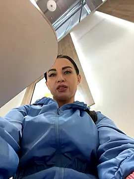 CrazzyChicks online show from September 2025 05:51:01 AM