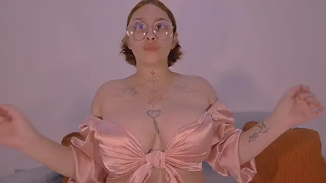 Snapshot of Lilmuh_ chatting on February 2026 11:19:02 PM Lilmuh online show from February 2026 11:19:02 PM