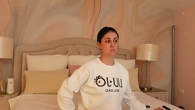 OliviaSirena online show from February 2025 07:58:02 PM