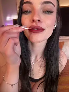 Snapshot of KarissaChantelle chatting on February 2026 05:34:01 PM KarissaChantelle online show from February 2026 05:34:01 PM