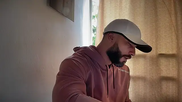 romeolovedark online show from May 2026 09:01:02 PM