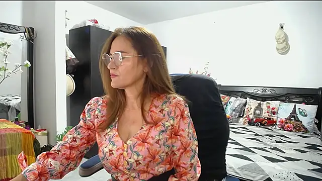 Xiimen online show from January 2025 11:56:01 PM