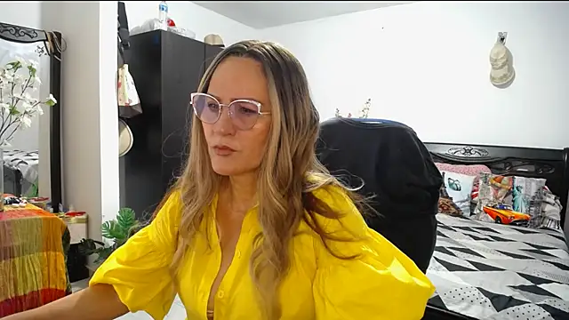 Xiimen online show from January 2025 04:30:02 PM