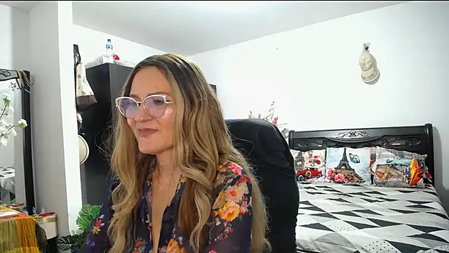 Xiimen online show from January 2025 09:04:02 PM