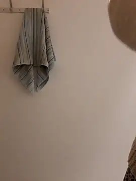 Moi Lina online show from December 2024 02:10:02 PM